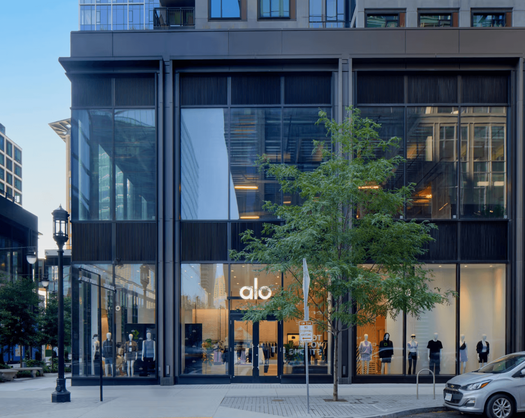 Alo Yoga - Operations Associate (Full-Time) - Seaport