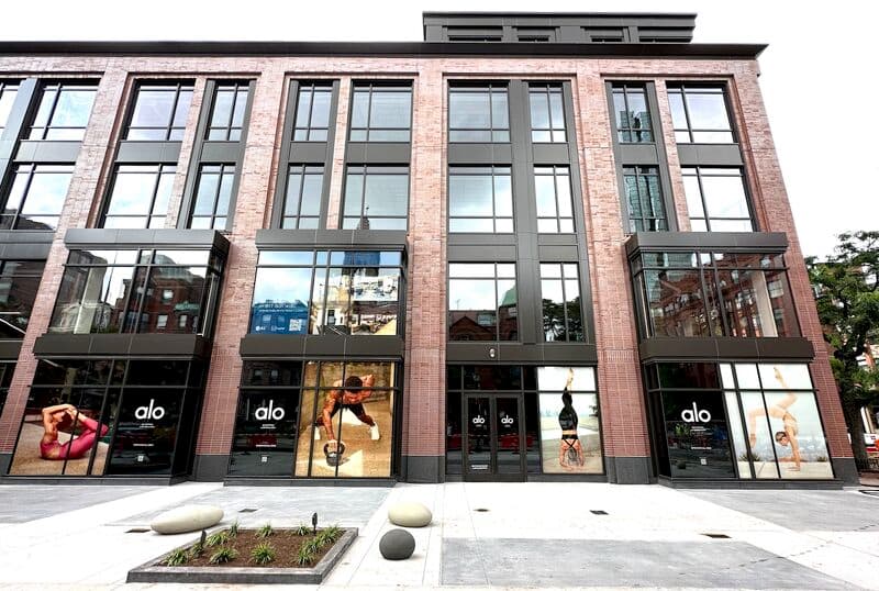 Alo Yoga - Operations Associate - Newbury Street